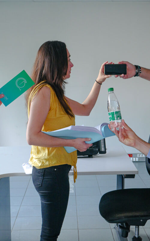 Des professionnels aux compétences multiples Des professionnels aux compétences multiples